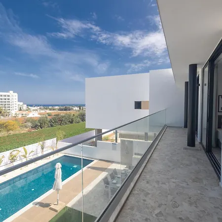 Aqua Pearl Villa *